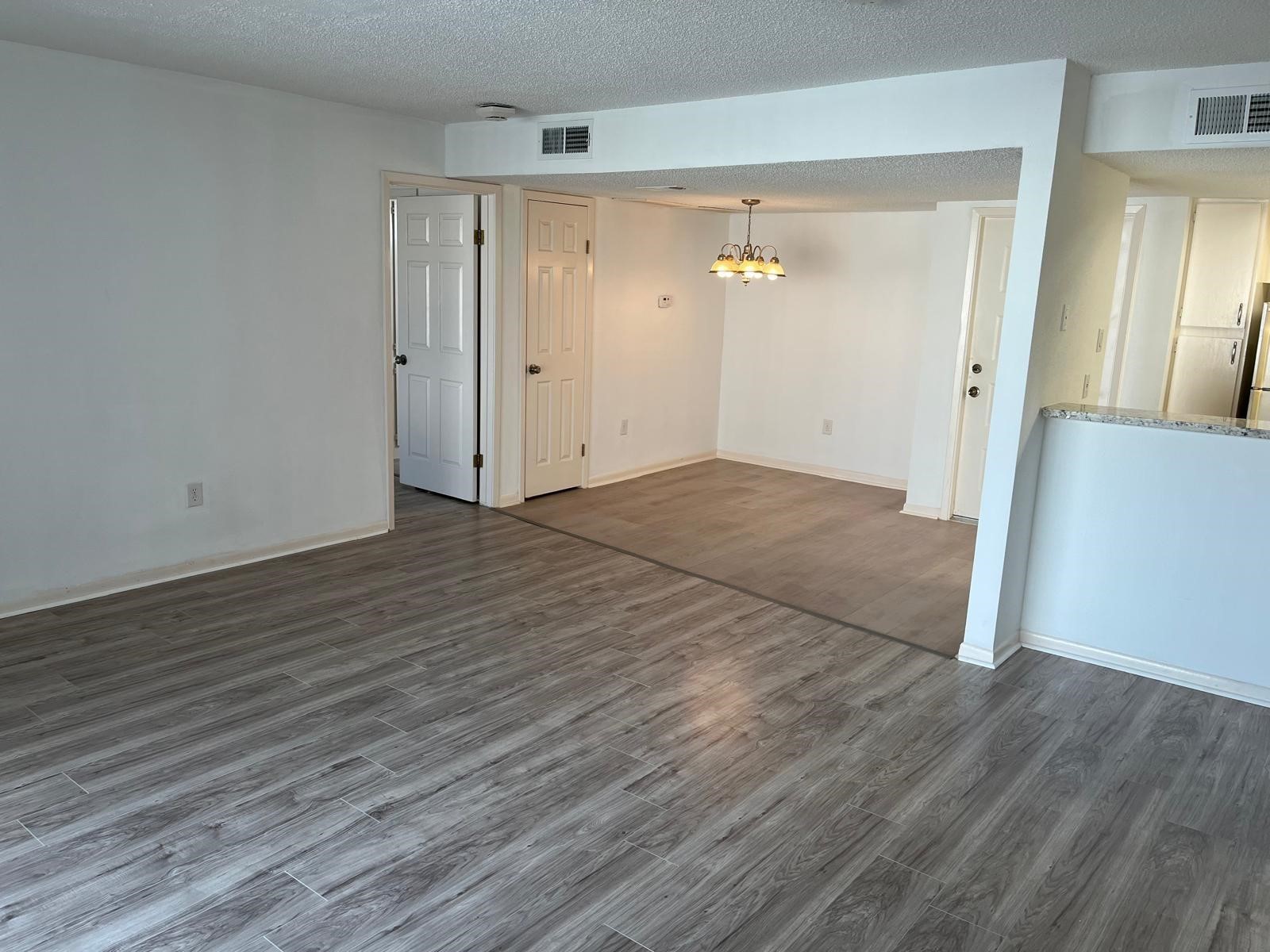 2816 S Bartell Drive 34 Property Photo 4
