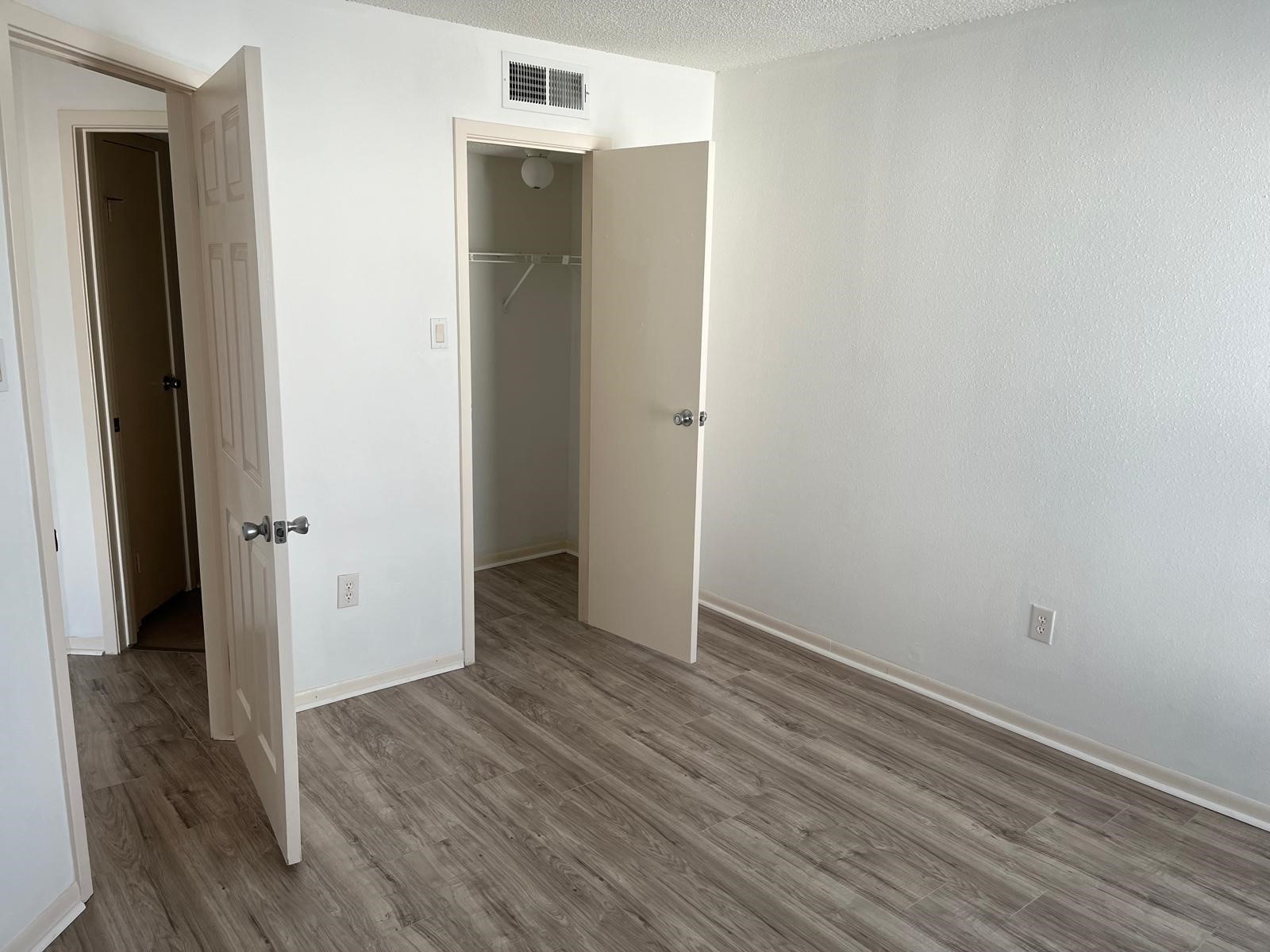 2816 S Bartell Drive 34 Property Photo 13