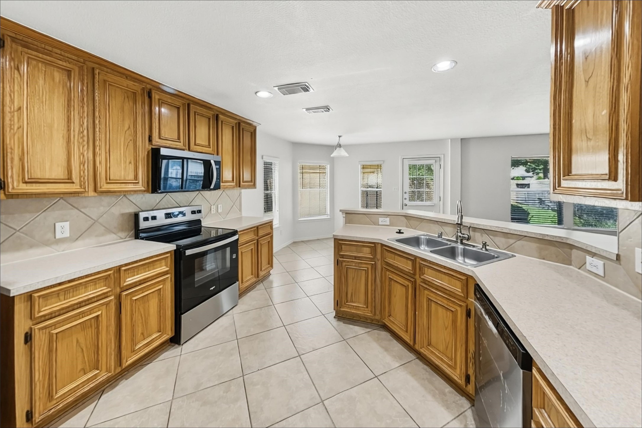 11011 Pierce Valley Drive Property Photo 3