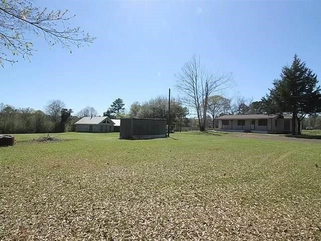 943 State Highway 103 W Property Photo 1