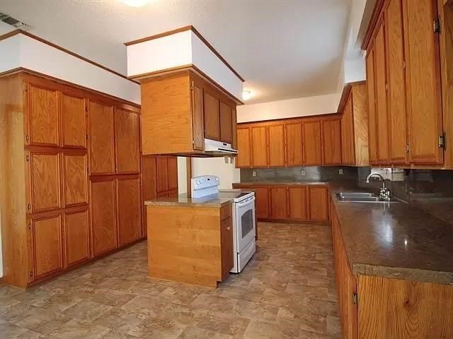 943 State Highway 103 W Property Photo 9