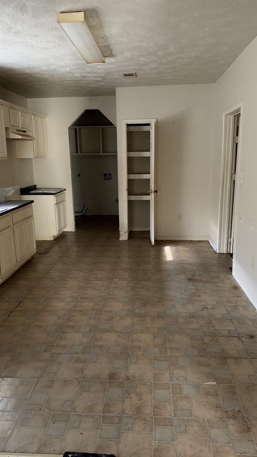 5911 Mayle Street, Houston Tx 77016 Property Photo 7