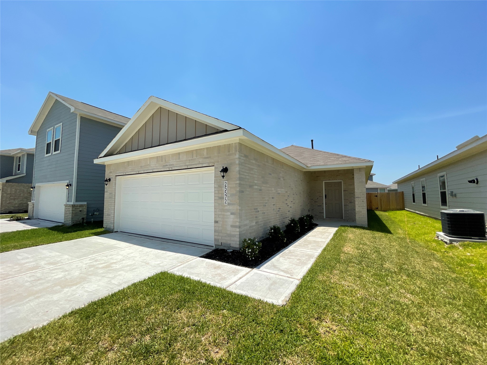 25572 Northpark Palm Drive Property Photo 1