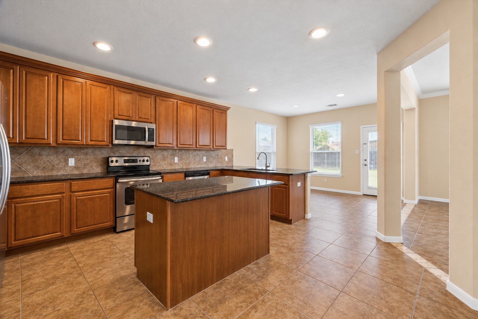13703 Hudson Court Property Photo 6