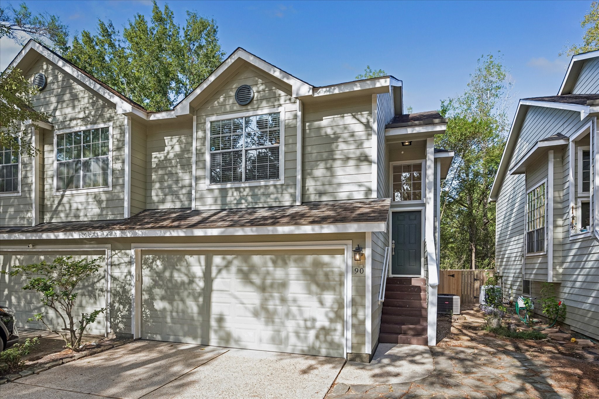 90 N Walden Elms Circle Property Photo 1