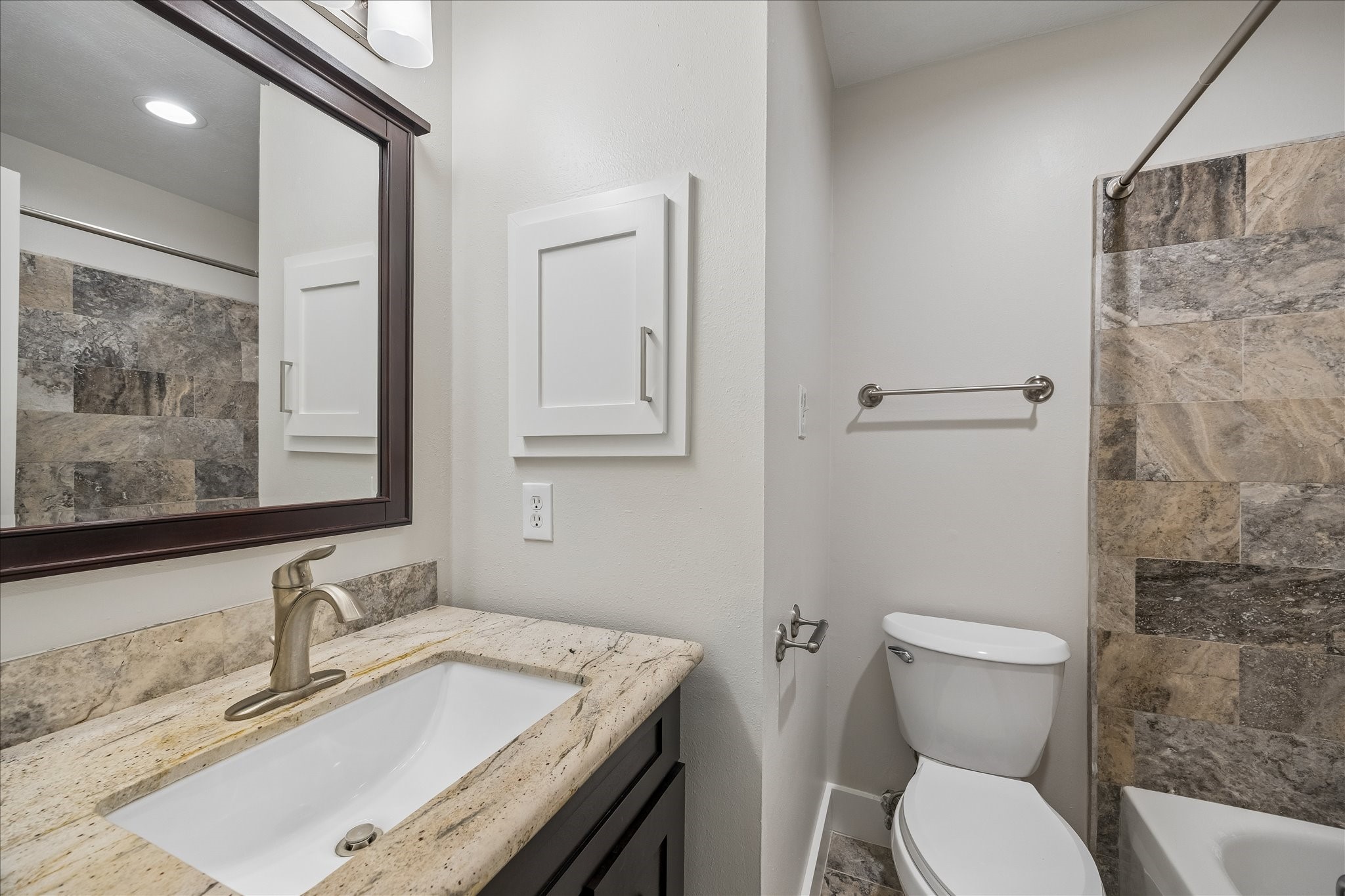 90 N Walden Elms Circle Property Photo 20