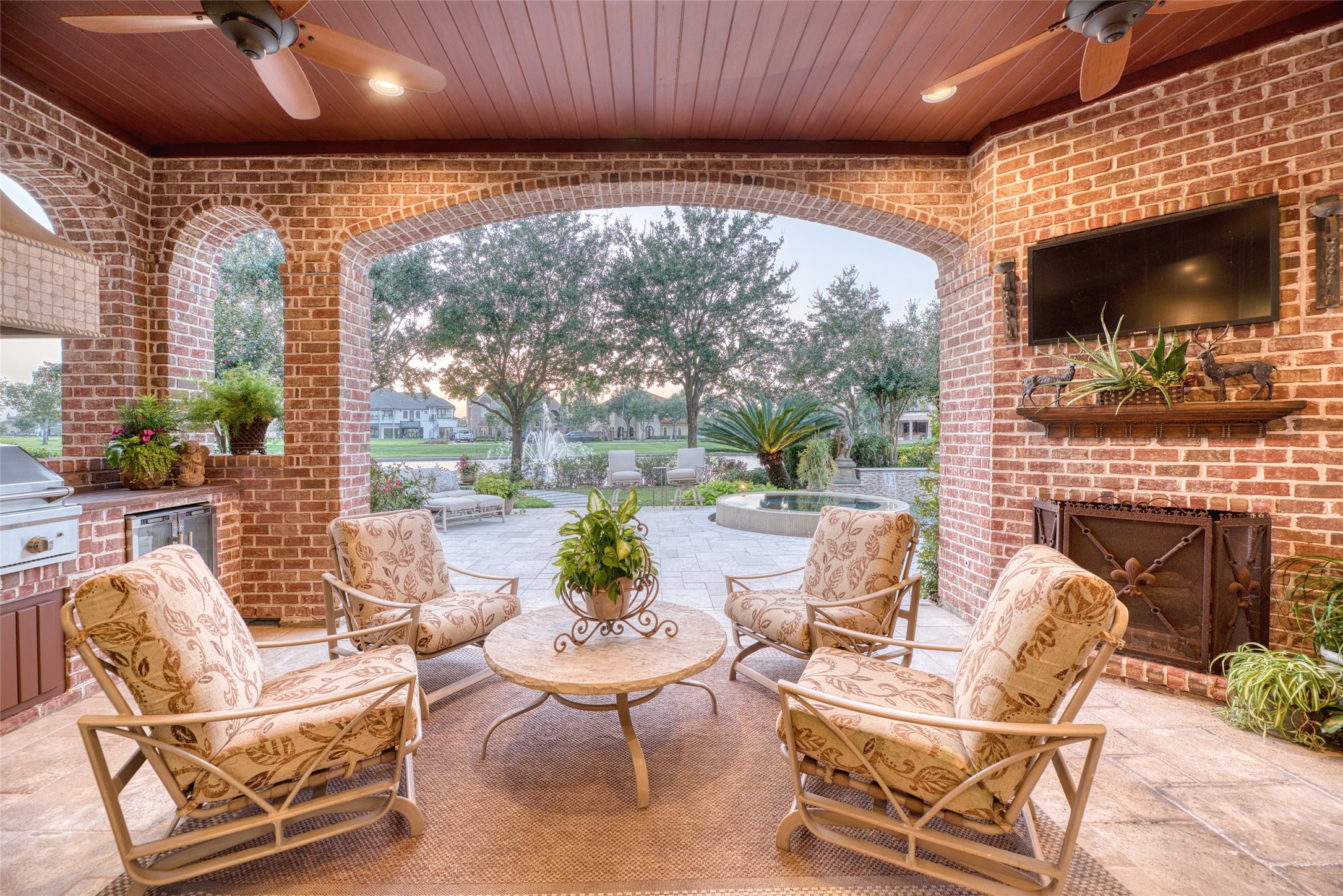 1007 Wavecrest Court Property Photo 5