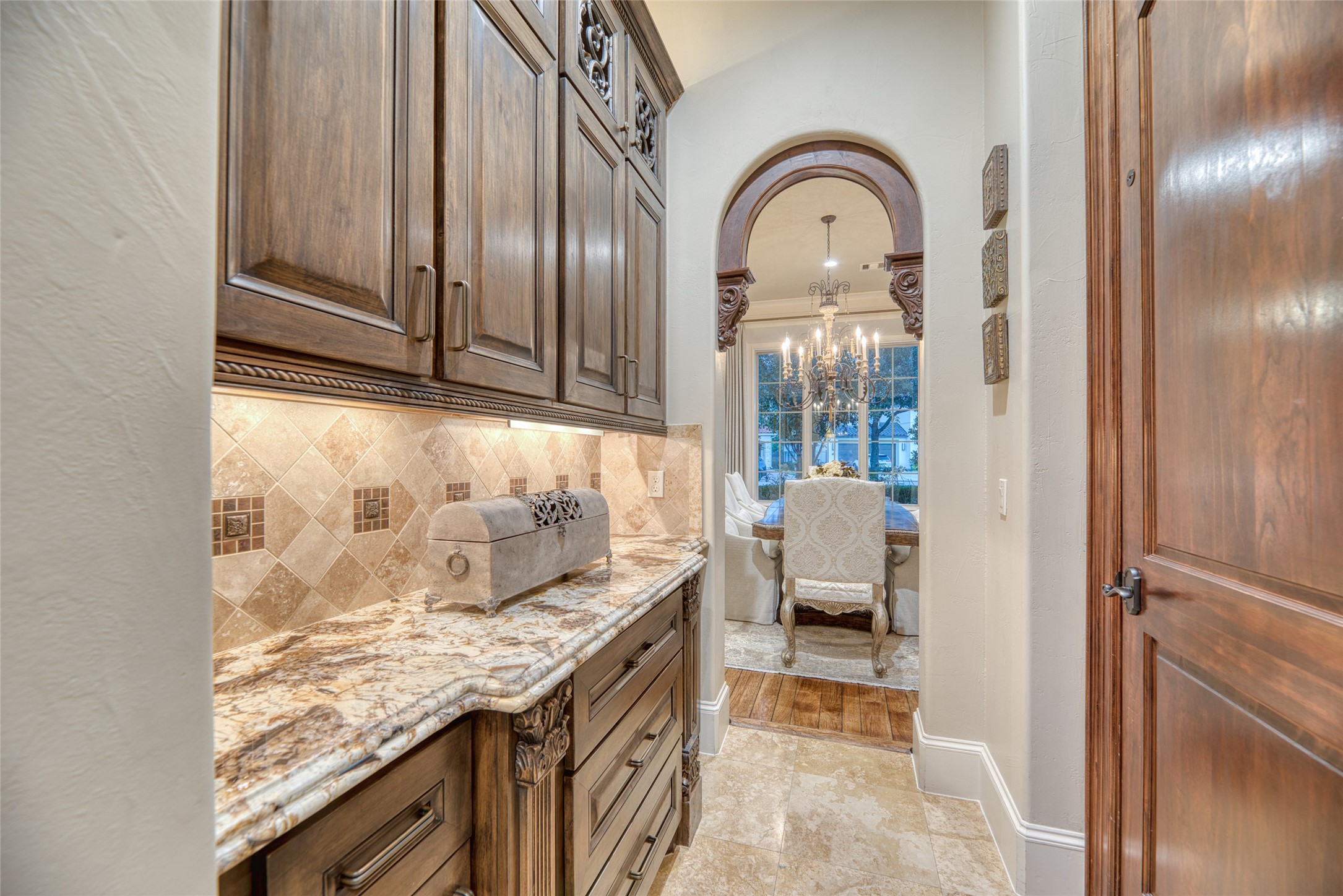 1007 Wavecrest Court Property Photo 12