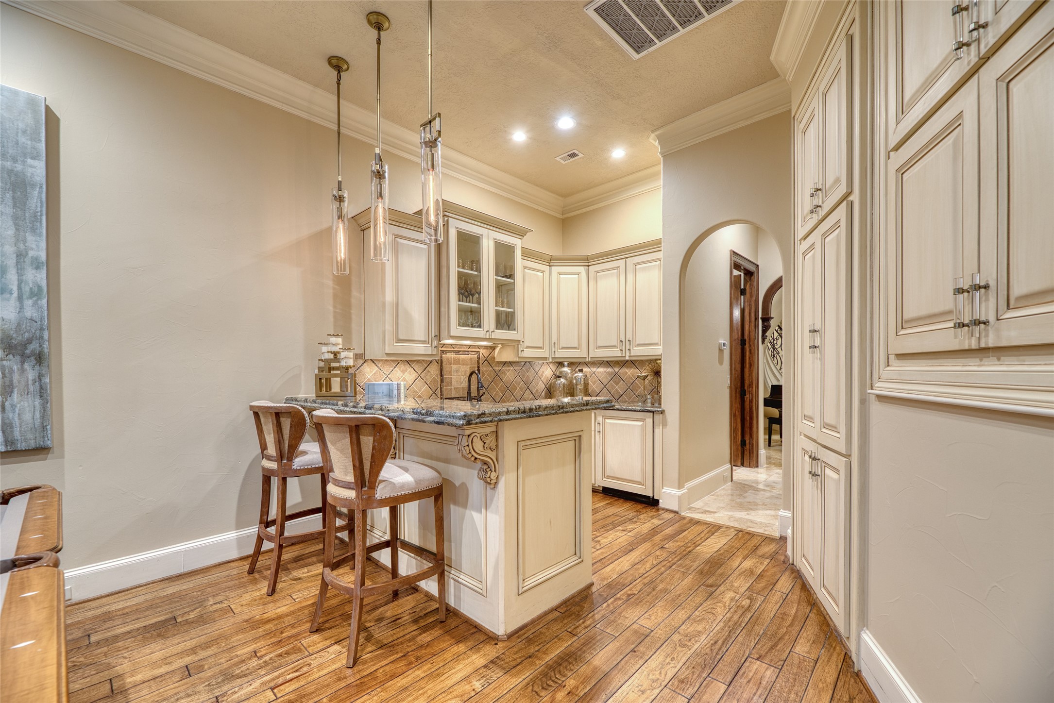 1007 Wavecrest Court Property Photo 16