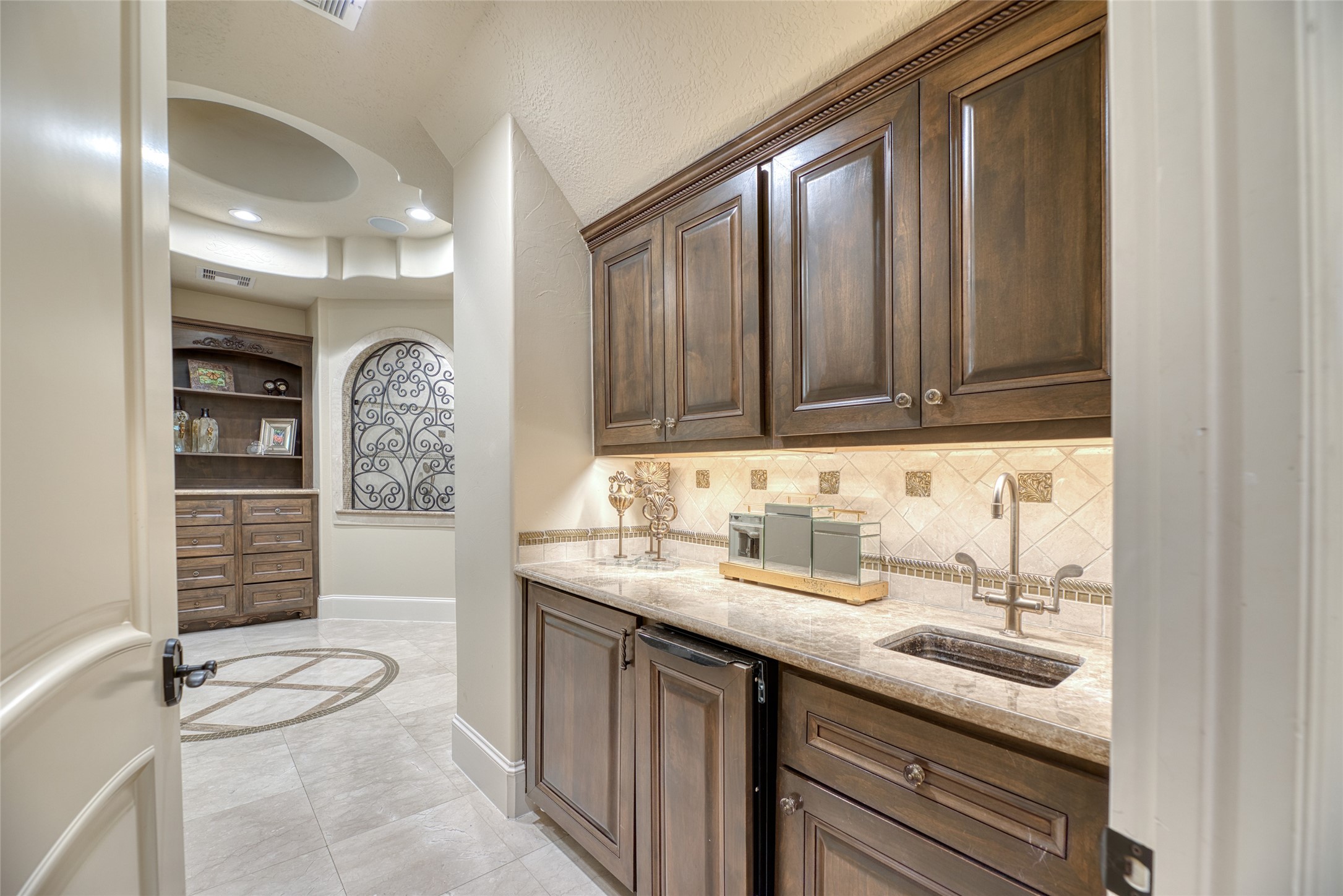 1007 Wavecrest Court Property Photo 39