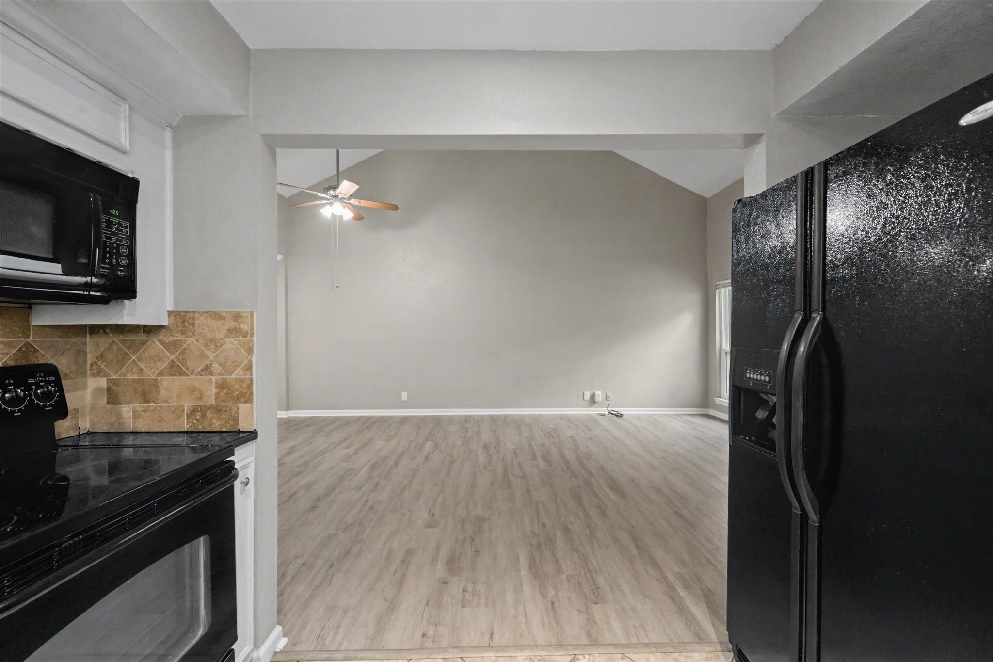 800 N San Jacinto 201 Property Photo 12