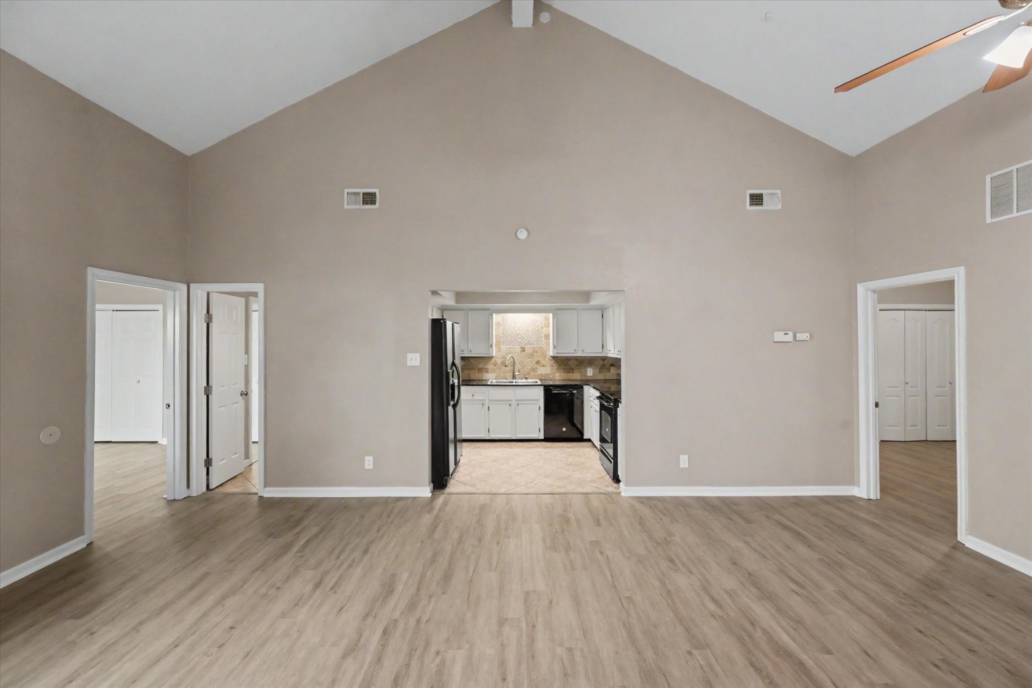 800 N San Jacinto 201 Property Photo 17