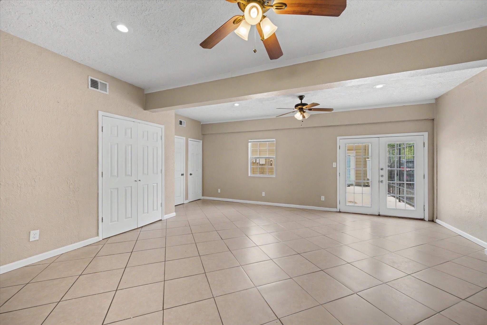 800 N San Jacinto 201 Property Photo 21