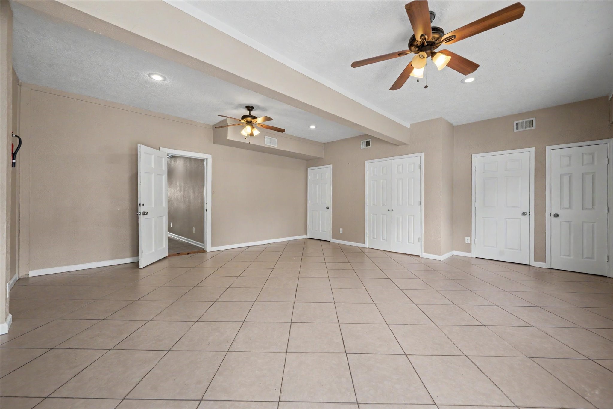 800 N San Jacinto 201 Property Photo 28
