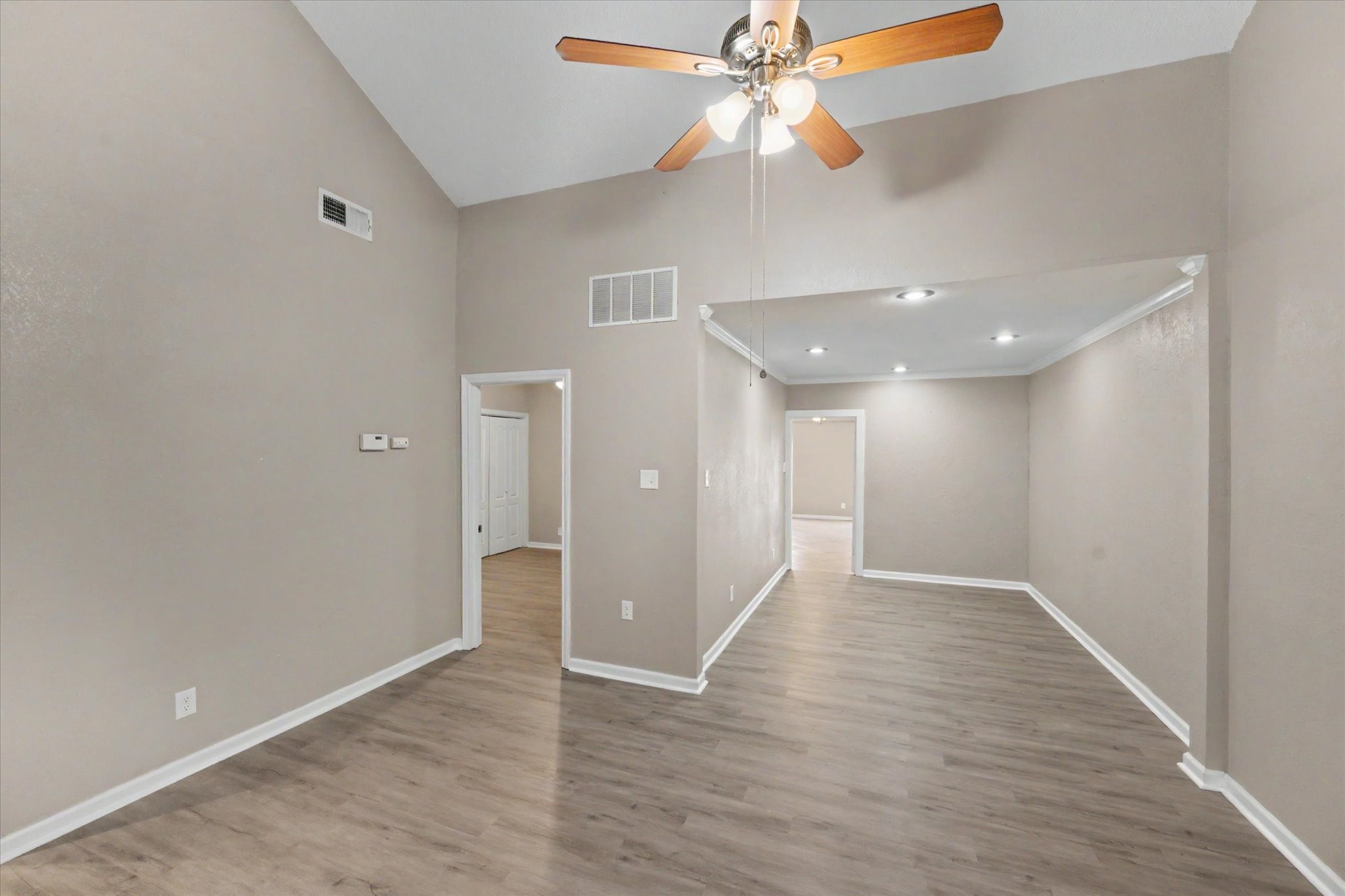 800 N San Jacinto 201 Property Photo 29