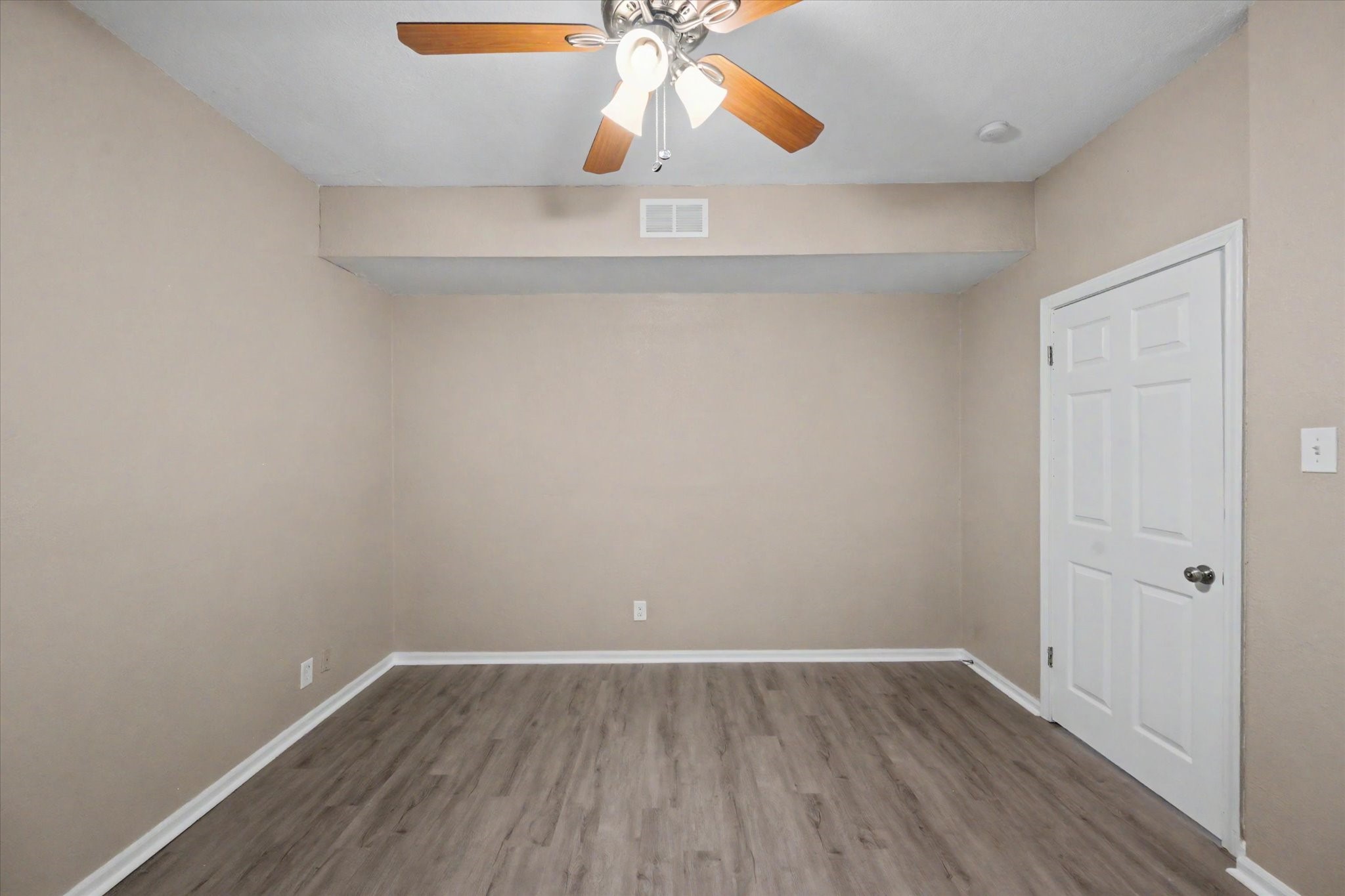 800 N San Jacinto 201 Property Photo 33