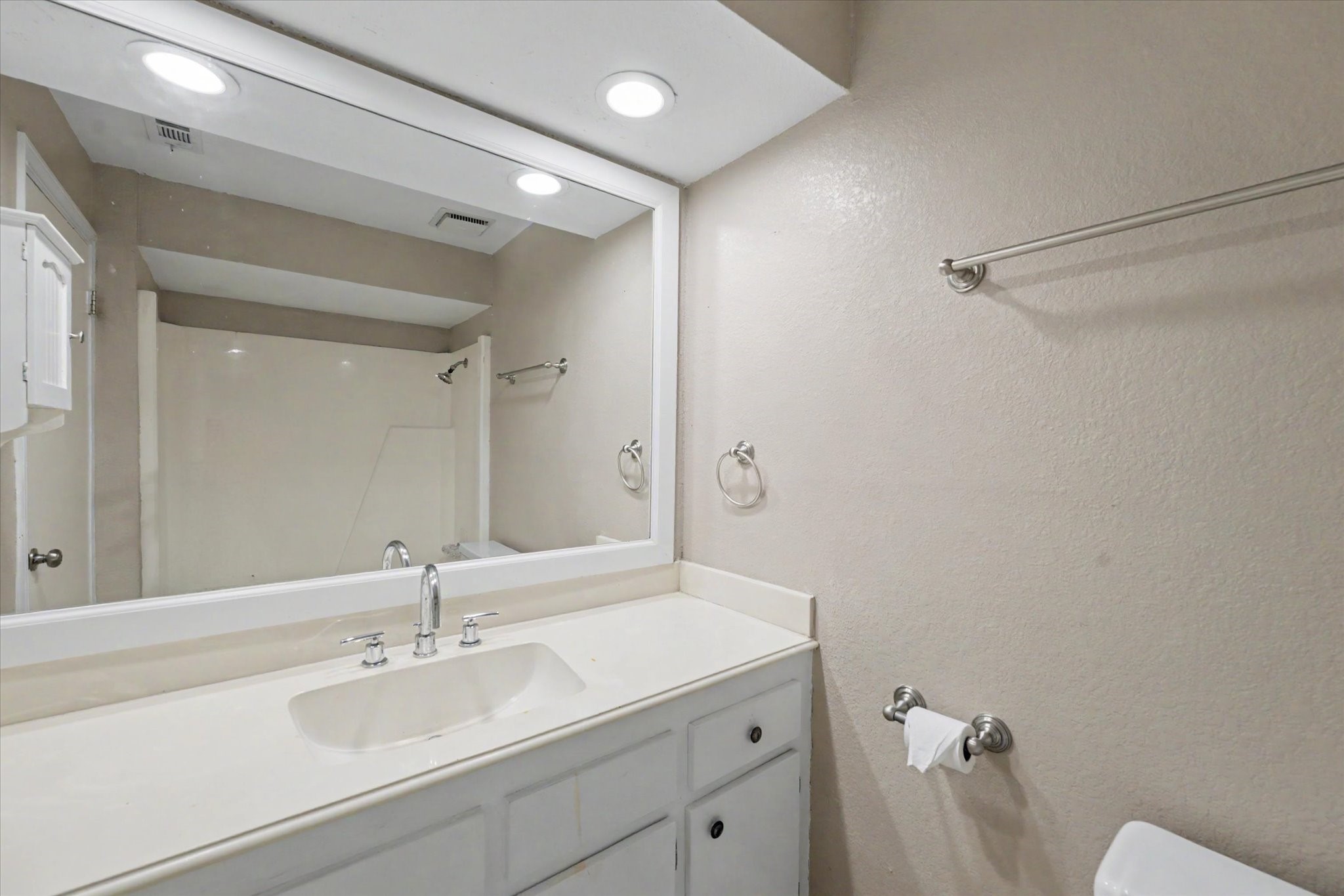 800 N San Jacinto 201 Property Photo 36