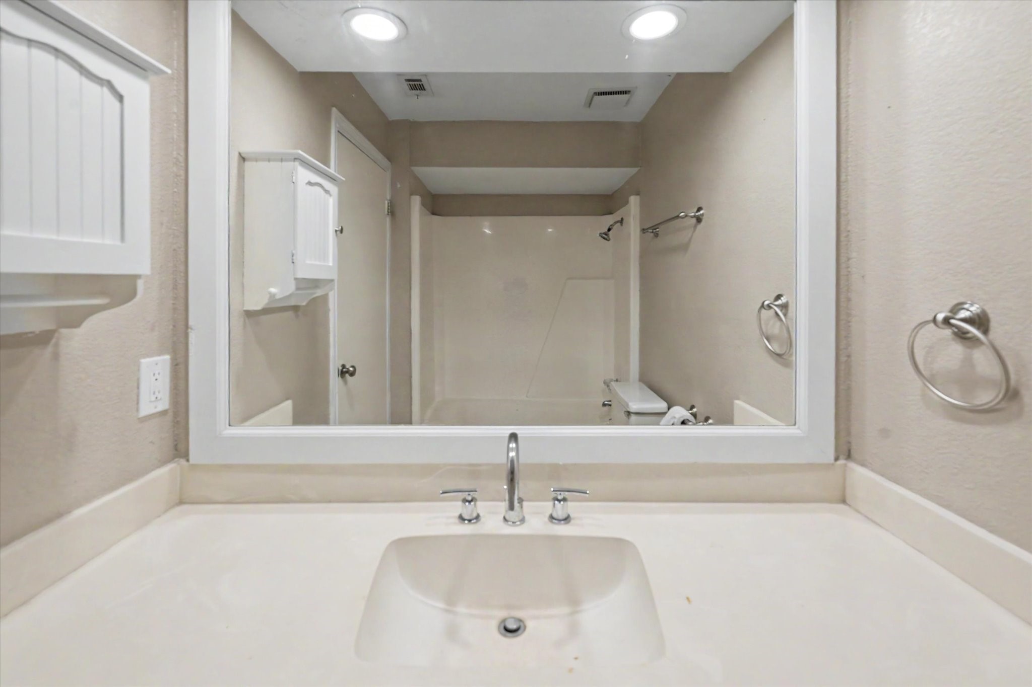 800 N San Jacinto 201 Property Photo 37