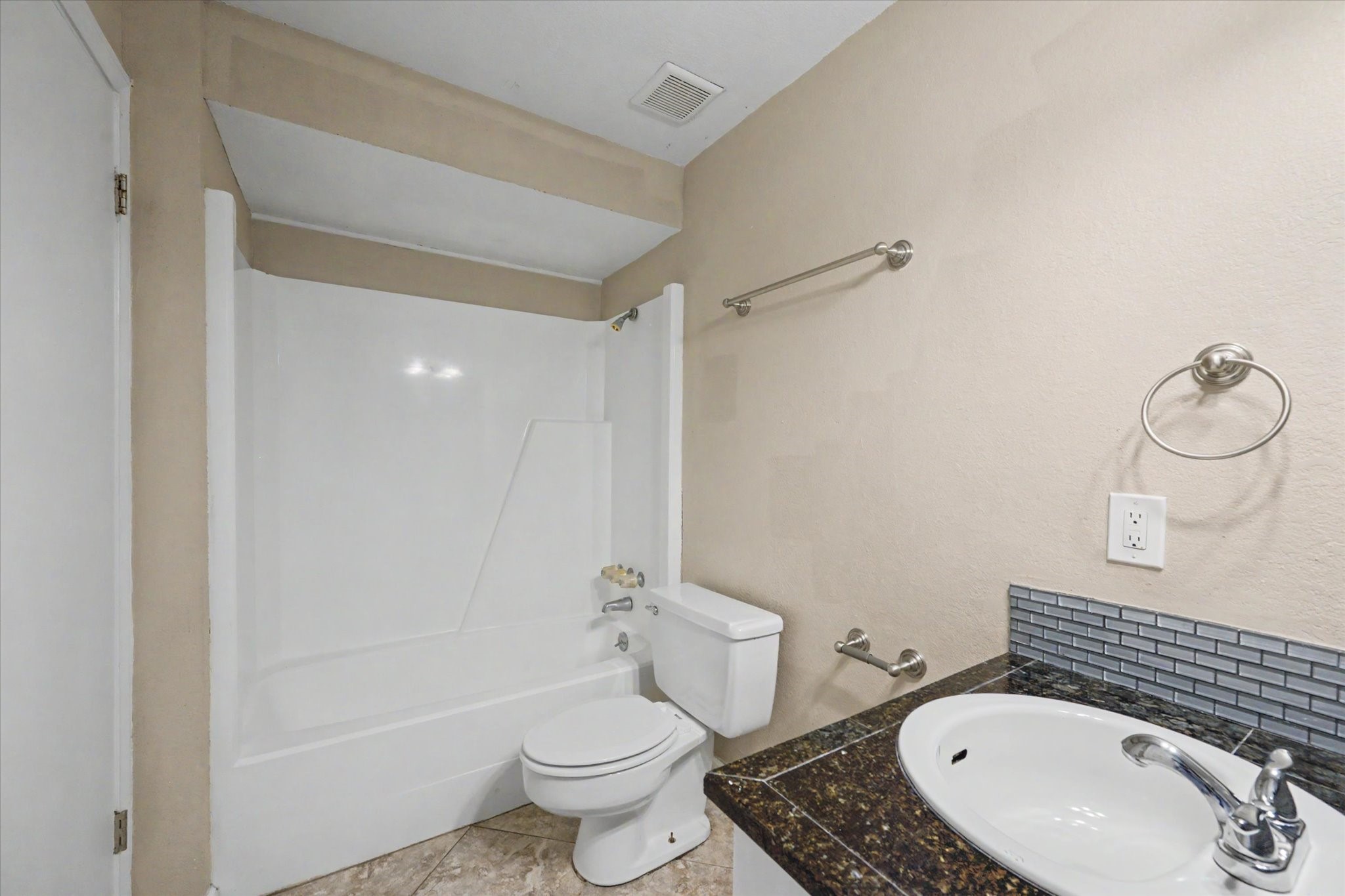 800 N San Jacinto 201 Property Photo 40