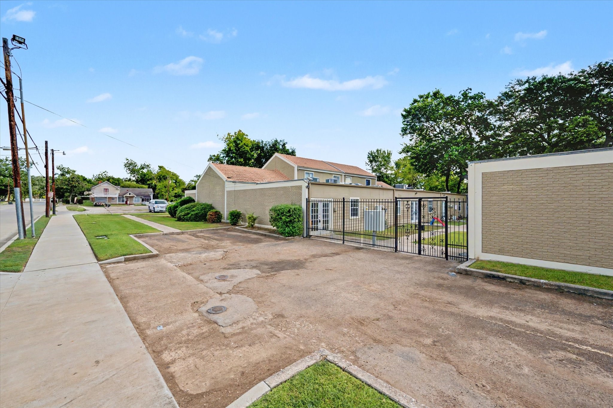 800 N San Jacinto 201 Property Photo 46