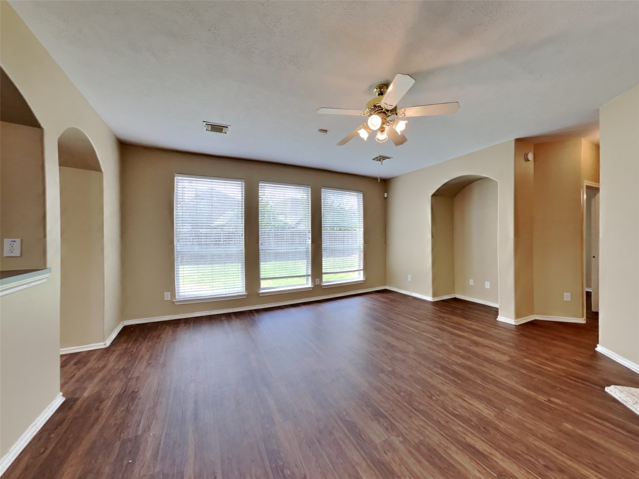 26004 Castle Meadow Lane Property Photo 5
