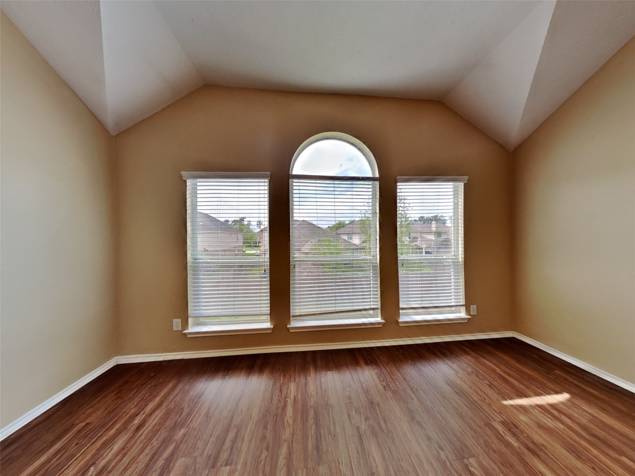 26004 Castle Meadow Lane Property Photo 8