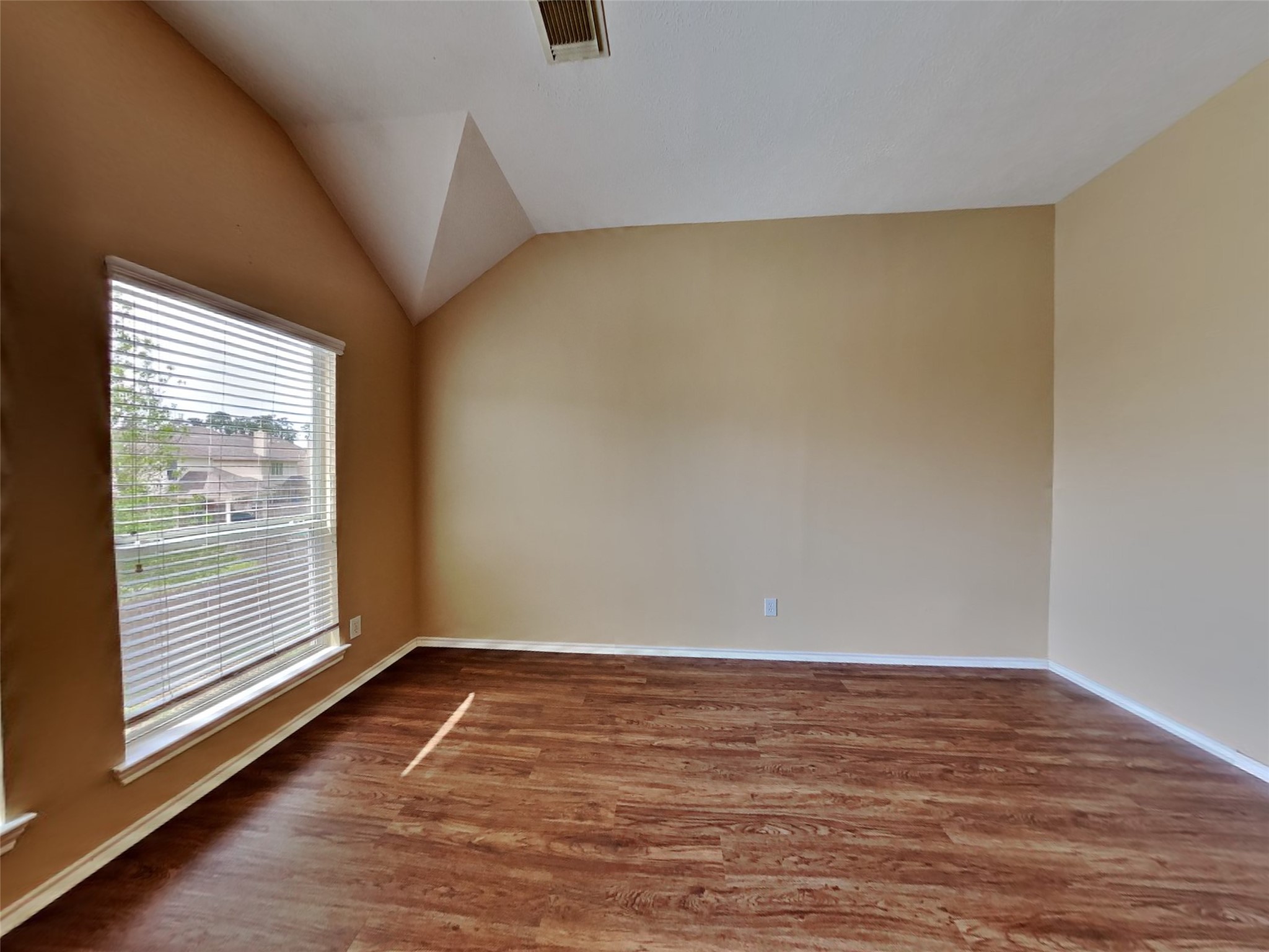 26004 Castle Meadow Lane Property Photo 9