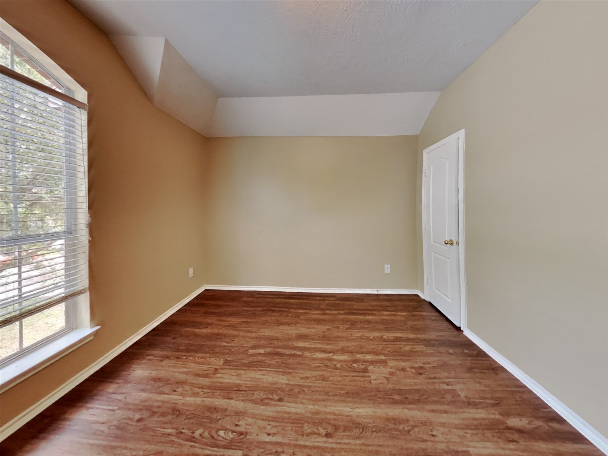 26004 Castle Meadow Lane Property Photo 15