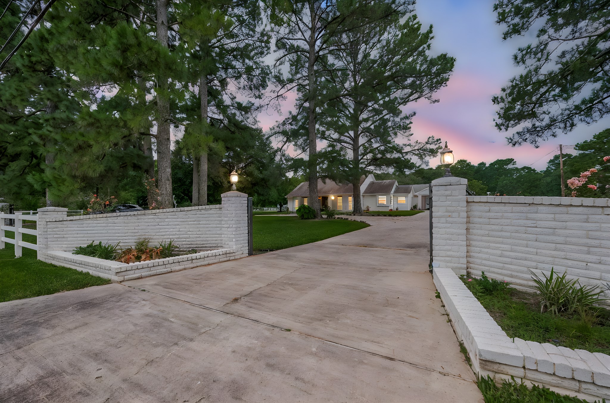 22102 Timber Ridge Drive Property Photo 1