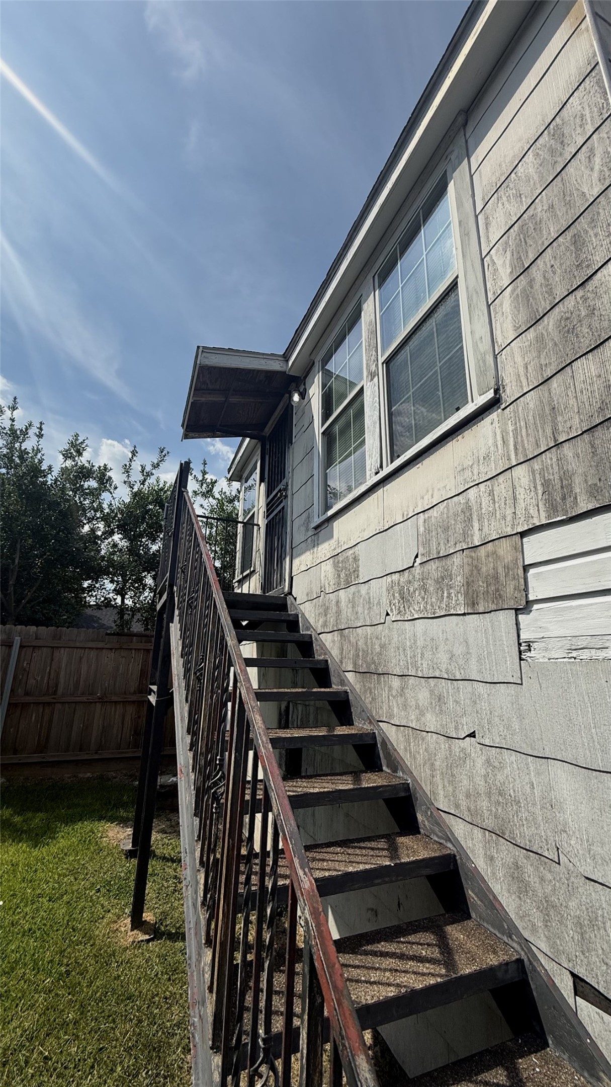 716 Joyce Property Photo 1