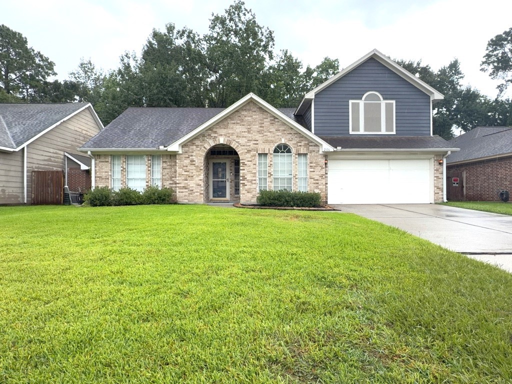 2106 Lexington Woods Drive Property Photo 1