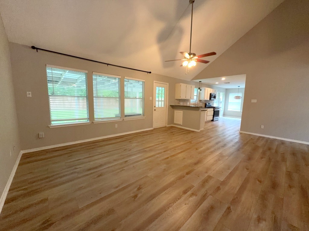 2106 Lexington Woods Drive Property Photo 5