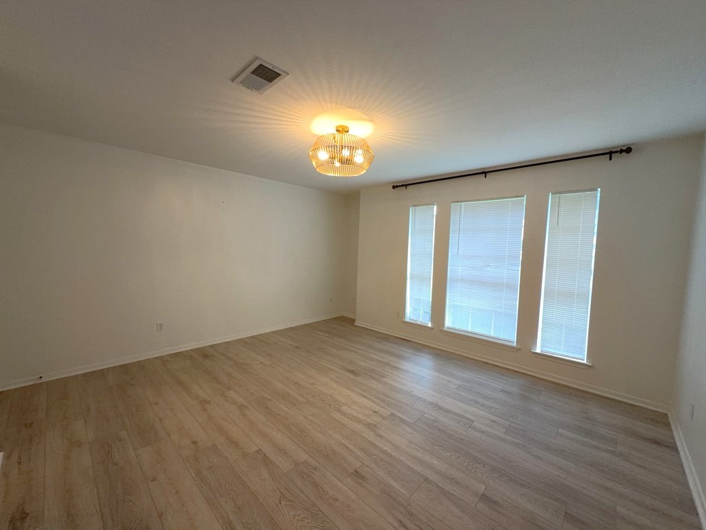 2106 Lexington Woods Drive Property Photo 6