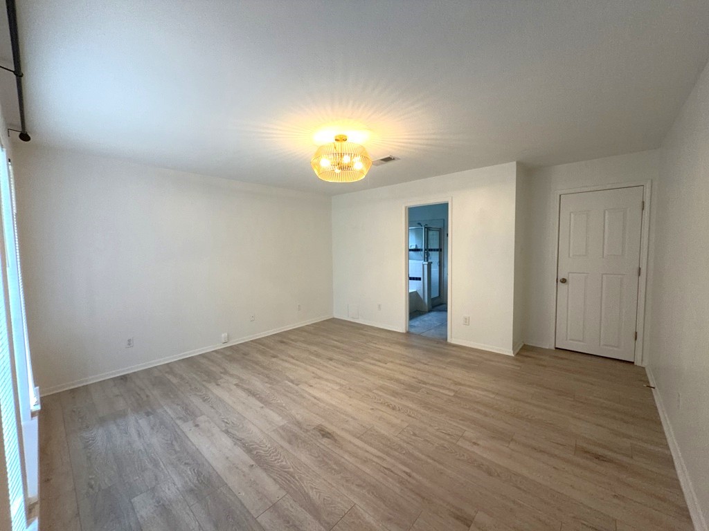 2106 Lexington Woods Drive Property Photo 7
