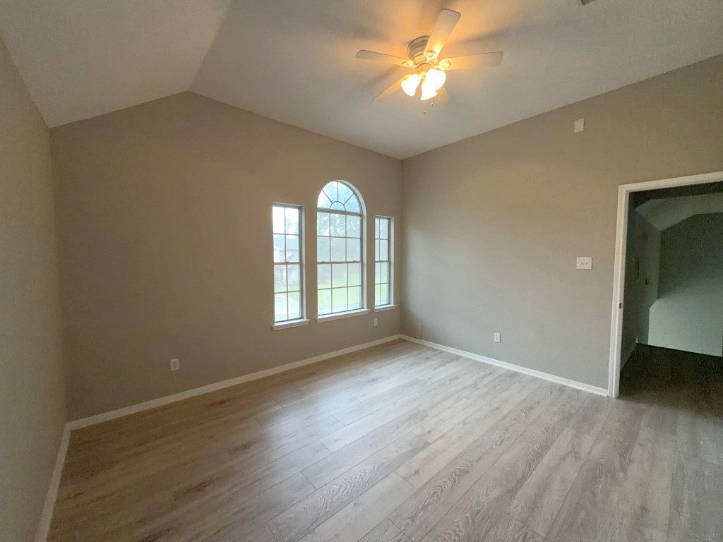 2106 Lexington Woods Drive Property Photo 9