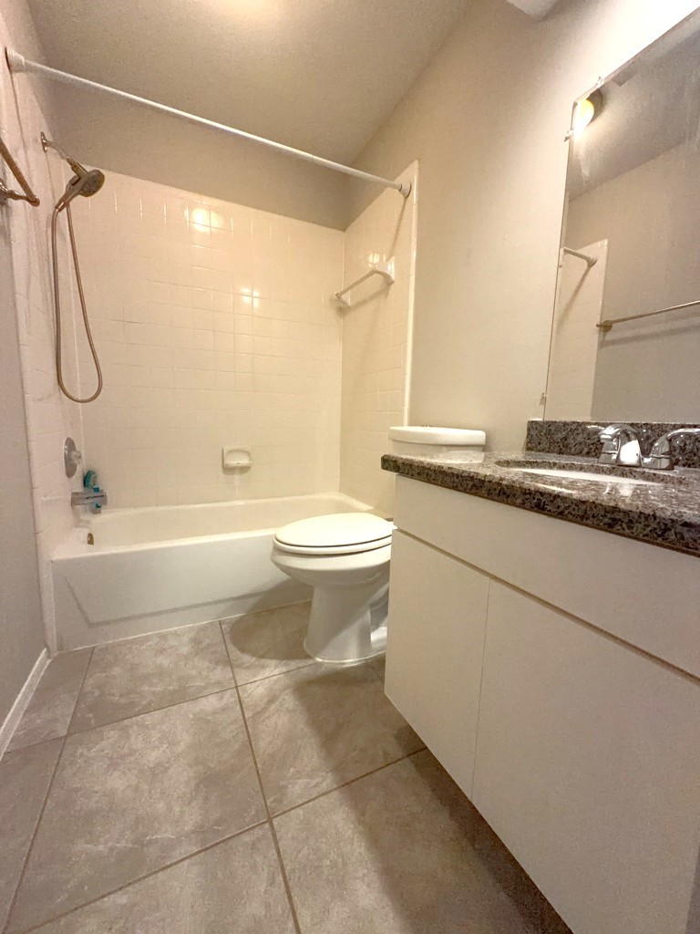 2106 Lexington Woods Drive Property Photo 18
