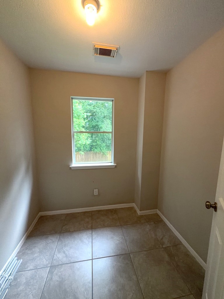 2106 Lexington Woods Drive Property Photo 22