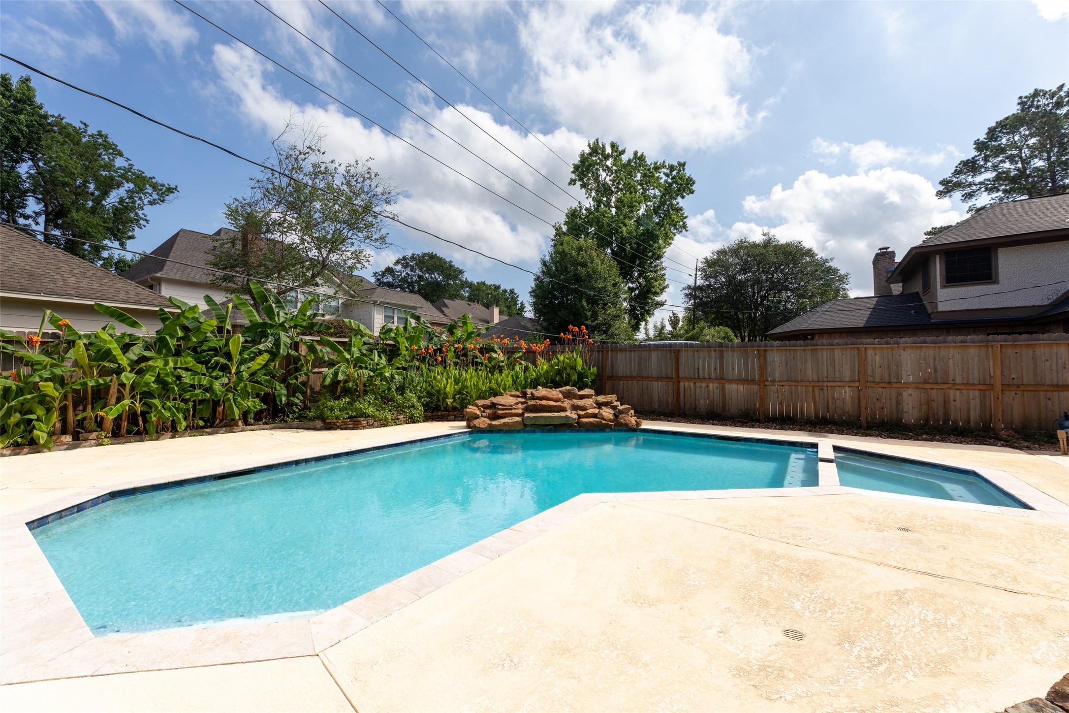 9714 Godstone Lane Property Photo 3