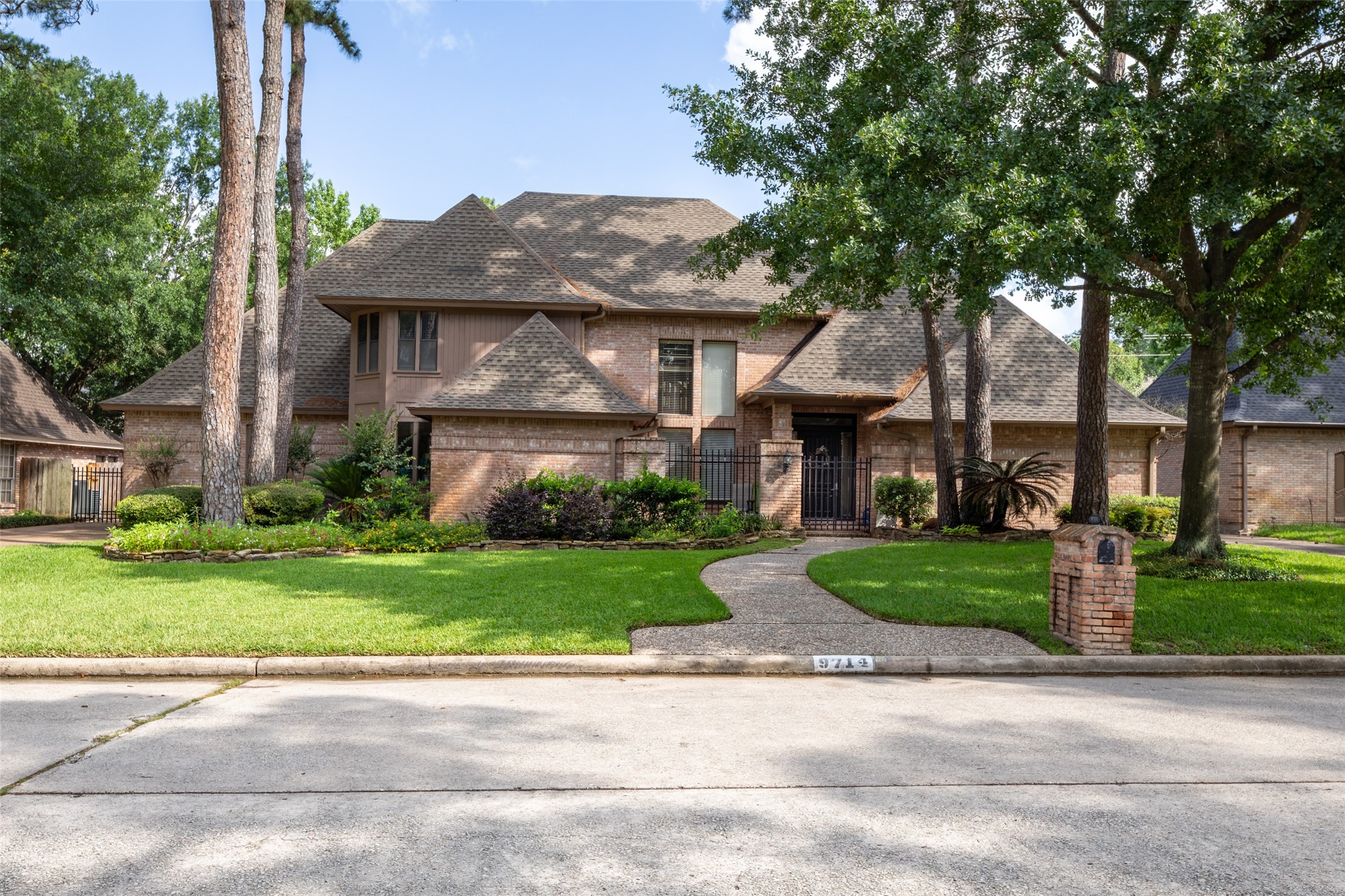 9714 Godstone Lane Property Photo 45