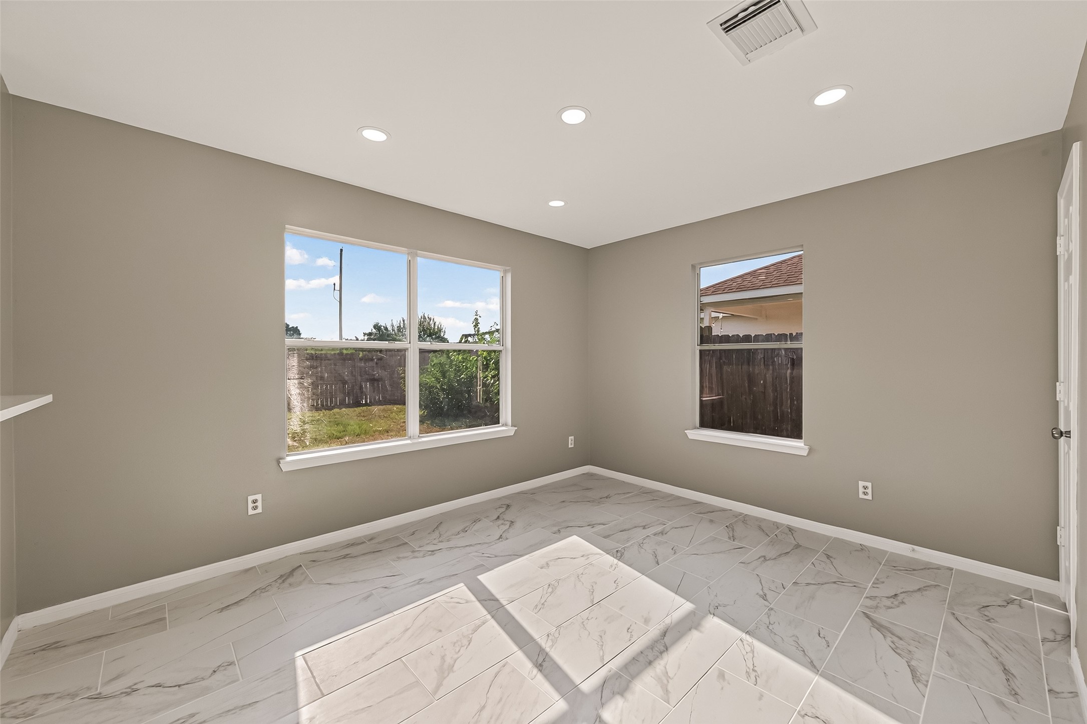 6542 Carly Park Way Property Photo 4