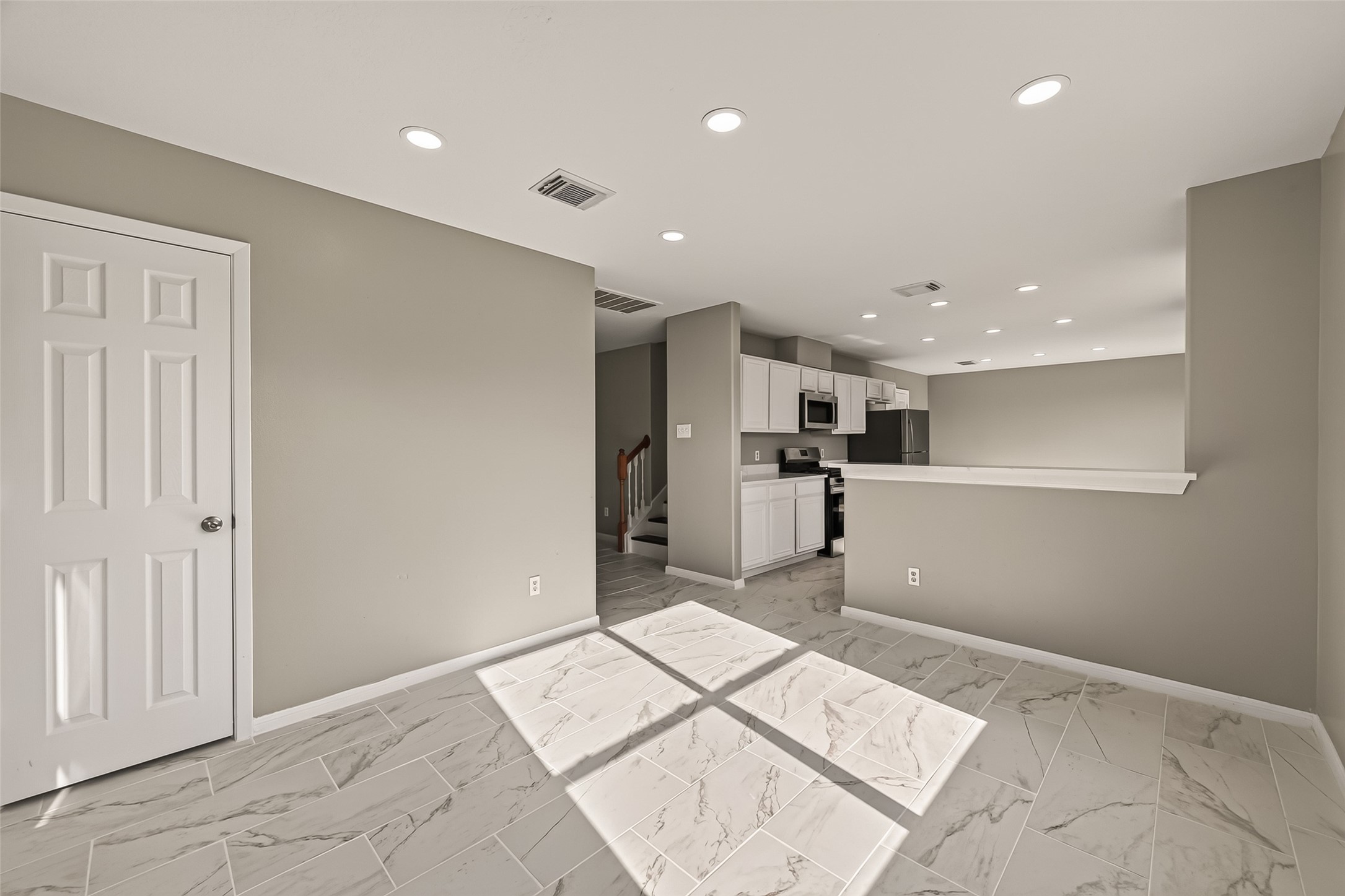 6542 Carly Park Way Property Photo 5