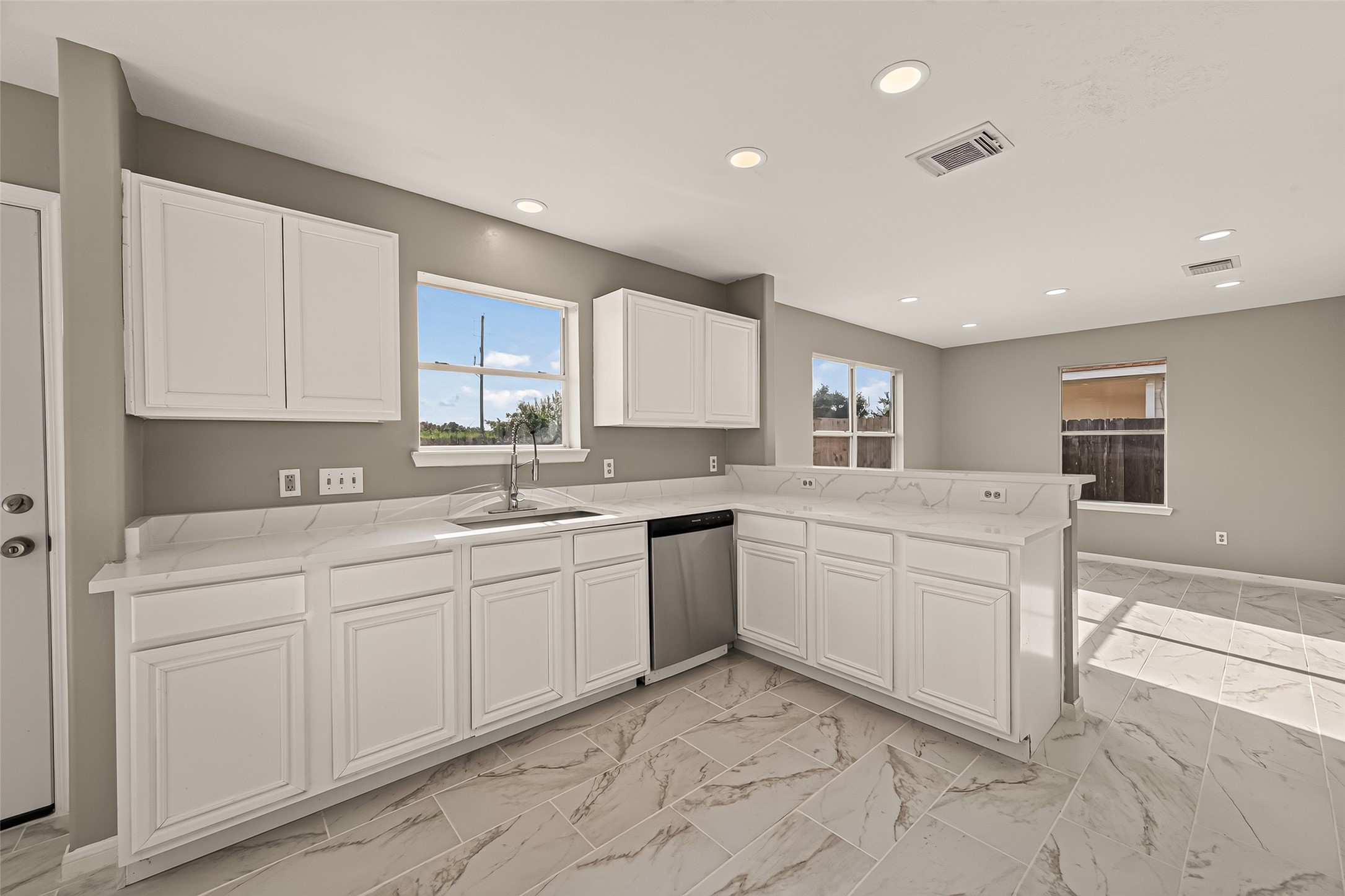 6542 Carly Park Way Property Photo 6