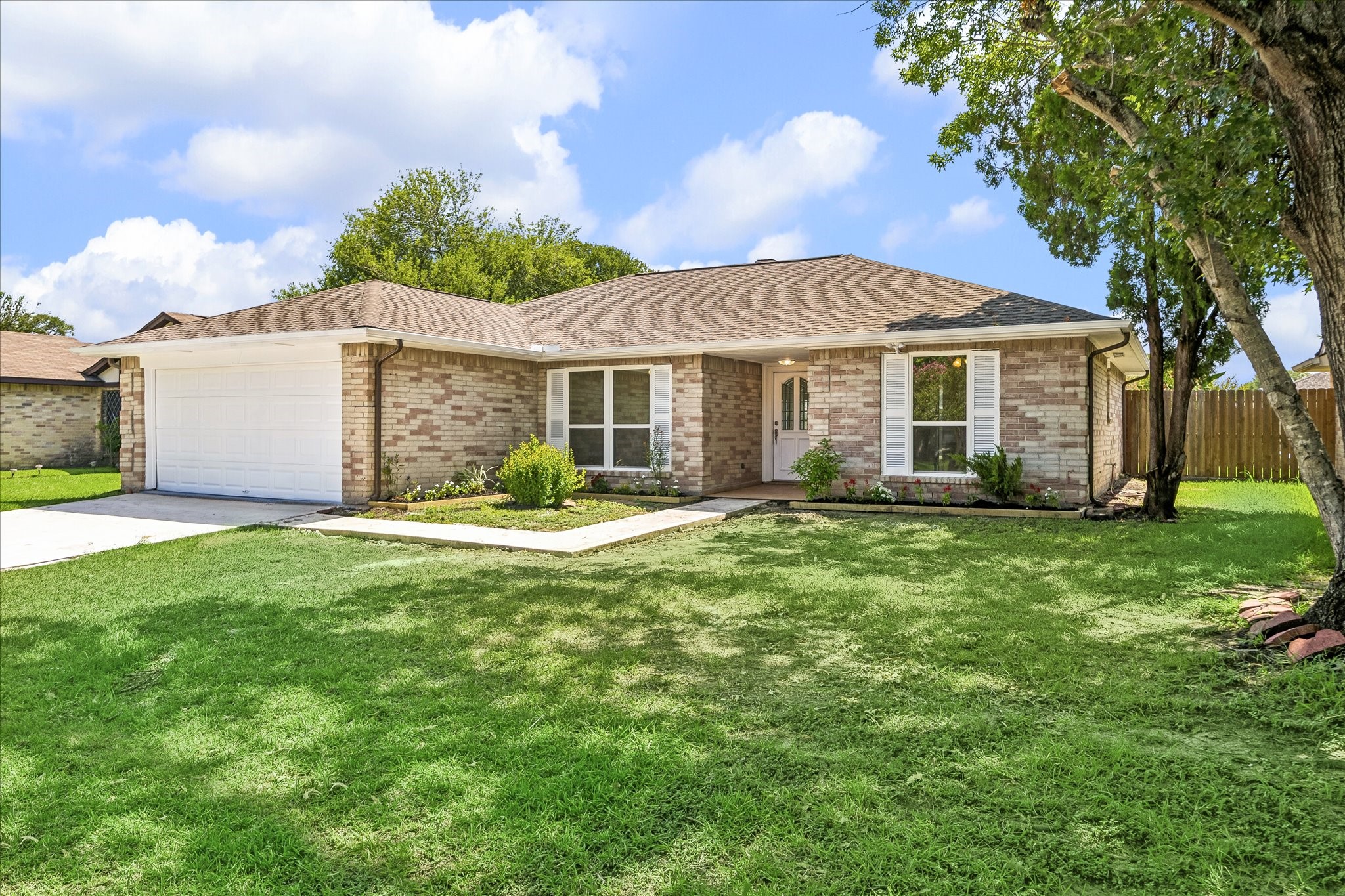 10111 Limewood Lane Property Photo 1
