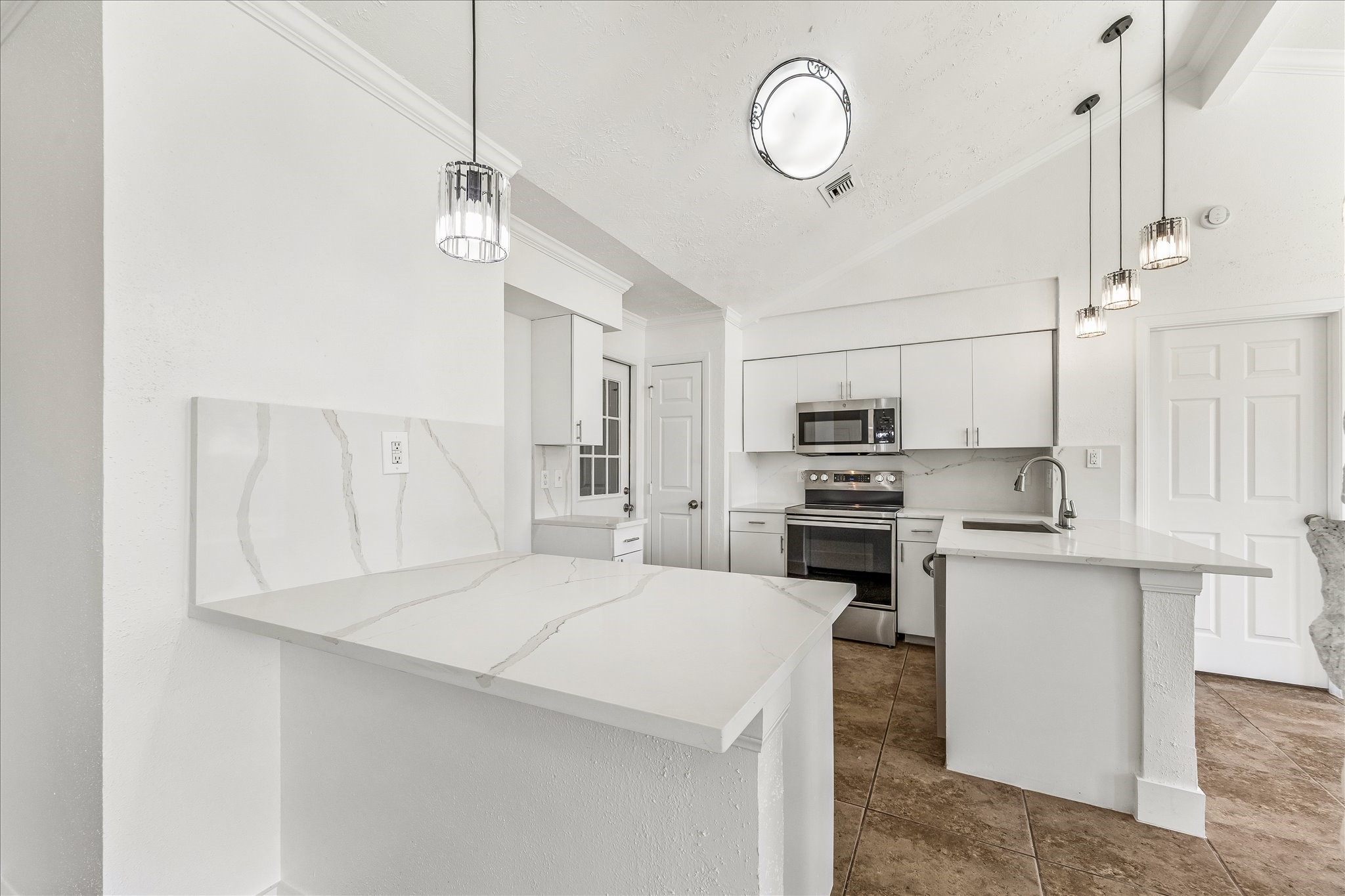 10111 Limewood Lane Property Photo 7