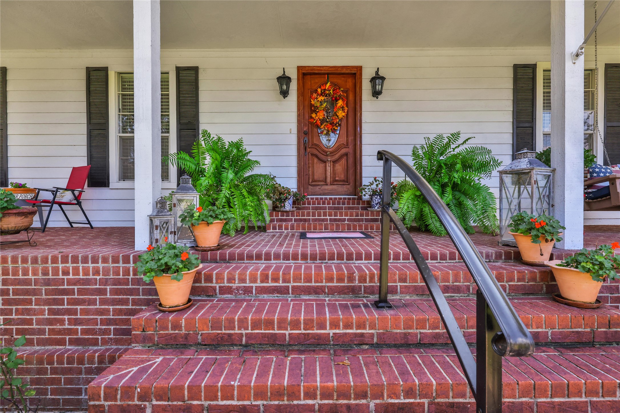 220 Lake Oaks Boulevard Property Photo 5