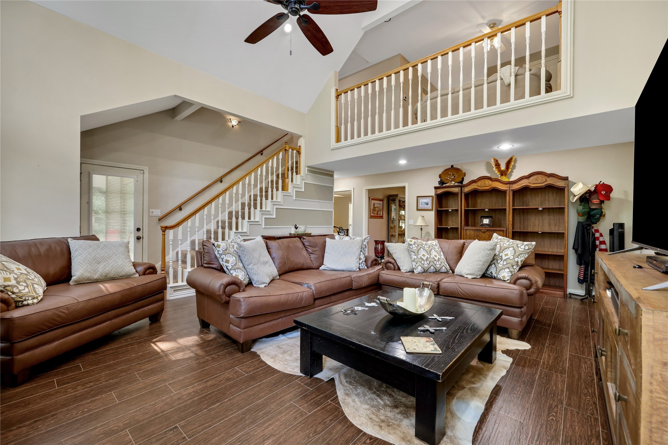220 Lake Oaks Boulevard Property Photo 11