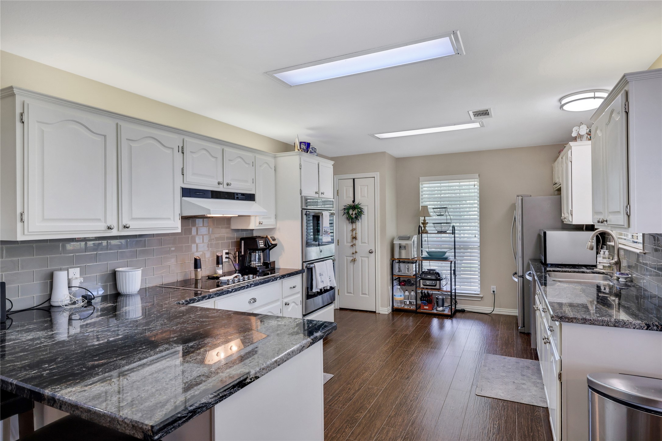 220 Lake Oaks Boulevard Property Photo 17