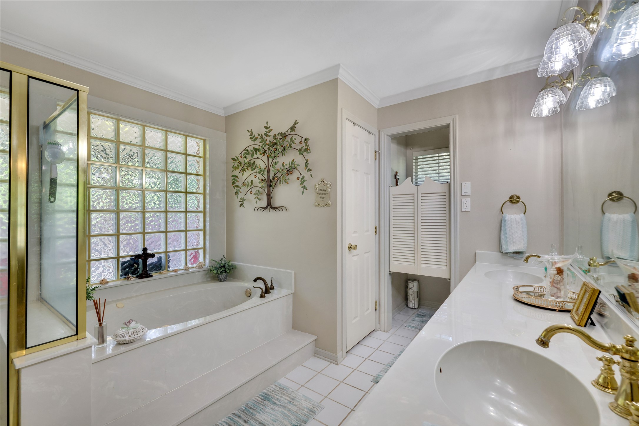 220 Lake Oaks Boulevard Property Photo 23