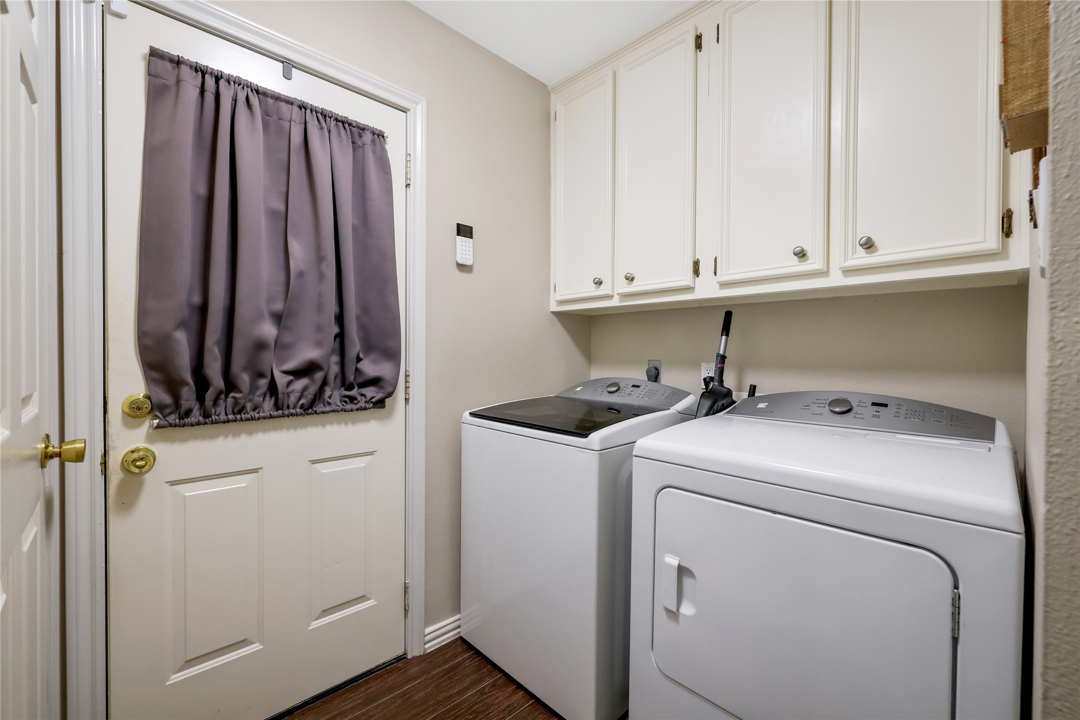 220 Lake Oaks Boulevard Property Photo 32