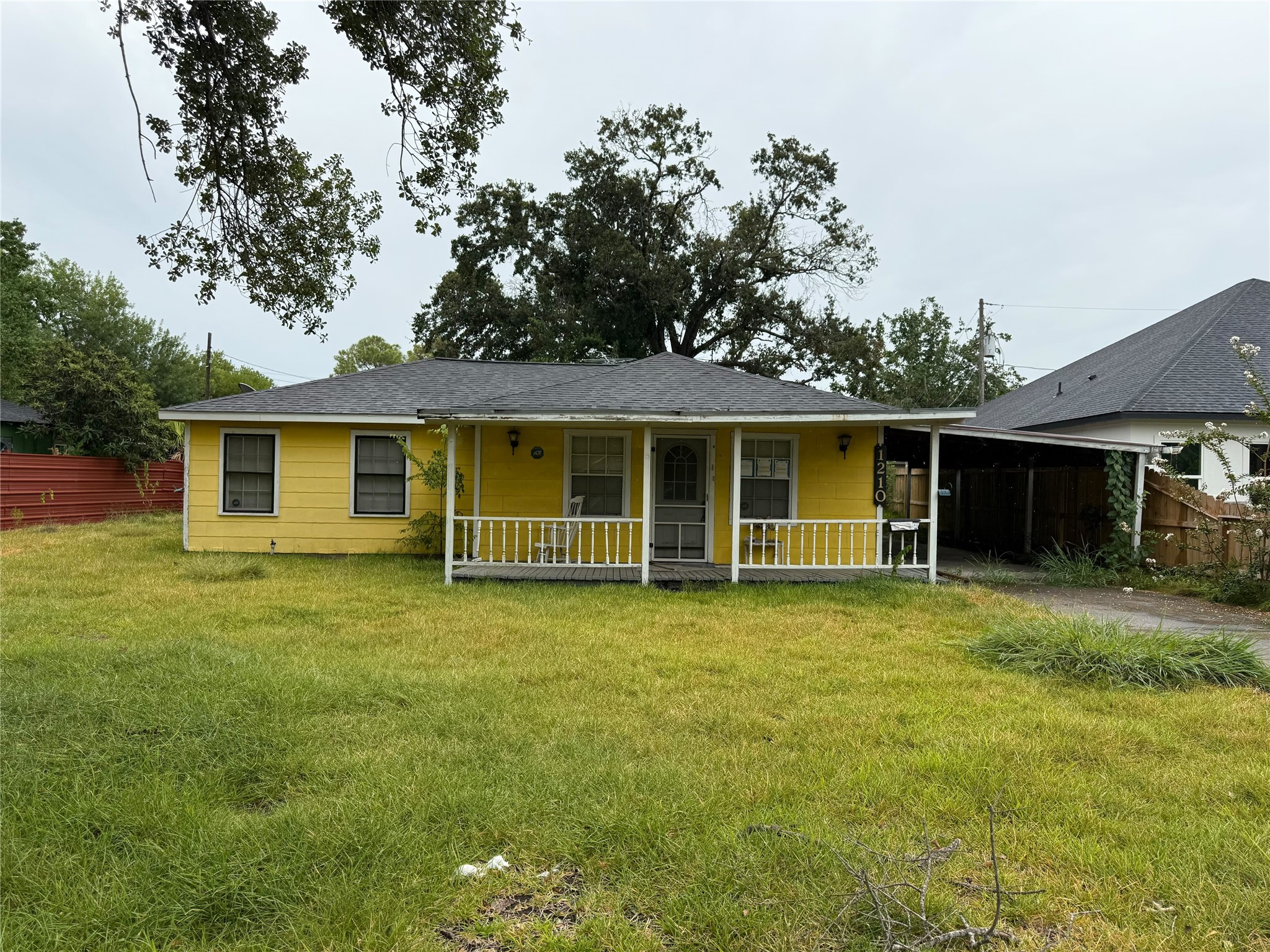 1210 Richard Avenue Property Photo 1